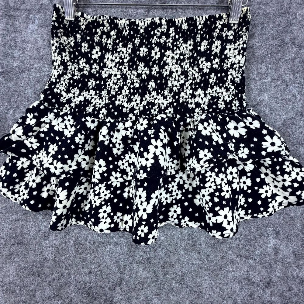 Black White Floral Smocked Mini Skirt Womens Medium Ruffled Bohemian Forever 21